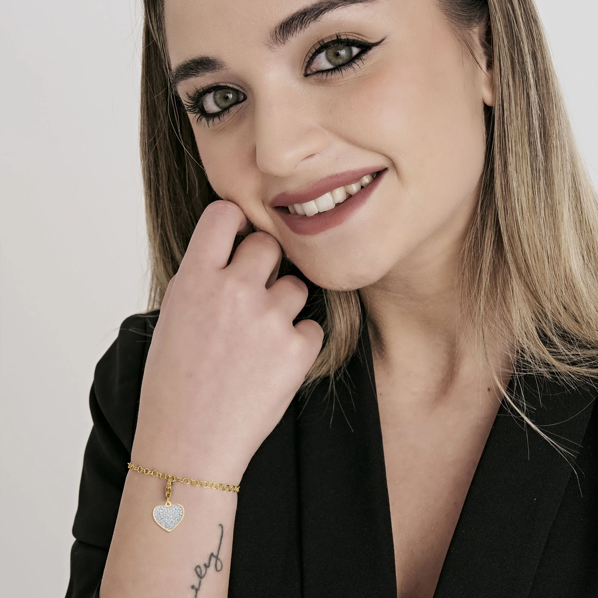 CHARM CUORE IN ACCIAIO IP GOLD CON CRISTALLI BIANCHI CON MOSCHETTONE - Image 4